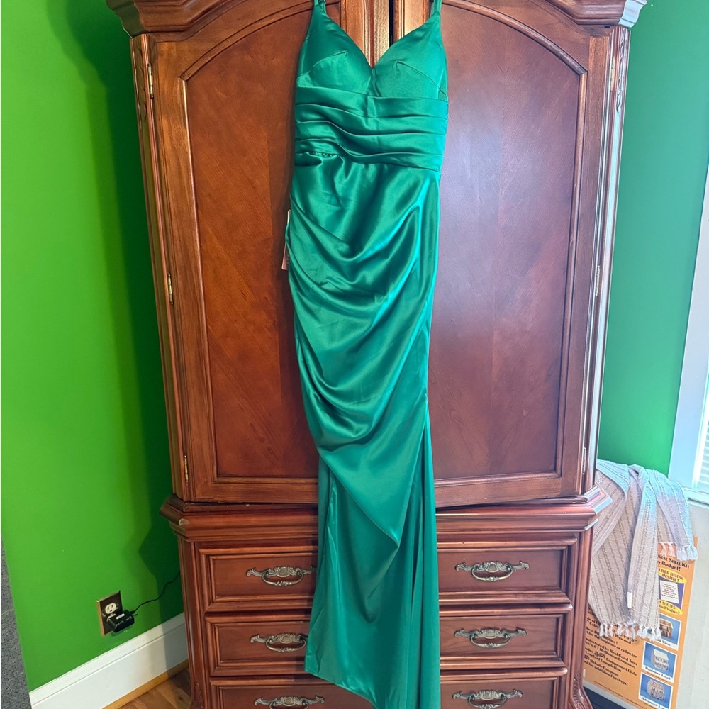 Green Ruched Backless Prom Gown
